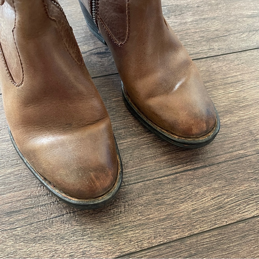 BORN Boots Karin Women’s Brown Leather Ankle Bootie Size 6.5 / 37 - Picture 8 of 10